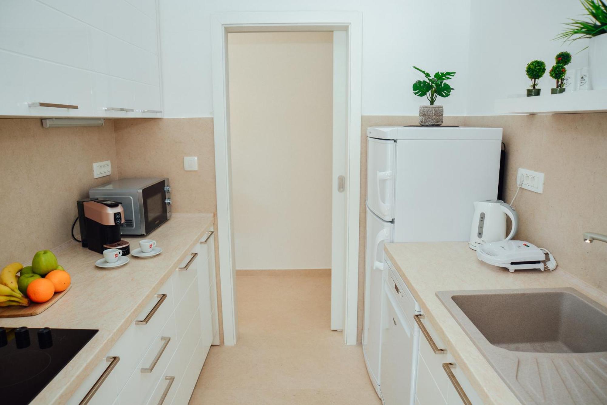 Sea View Apartment For 4 Котор Екстериор снимка