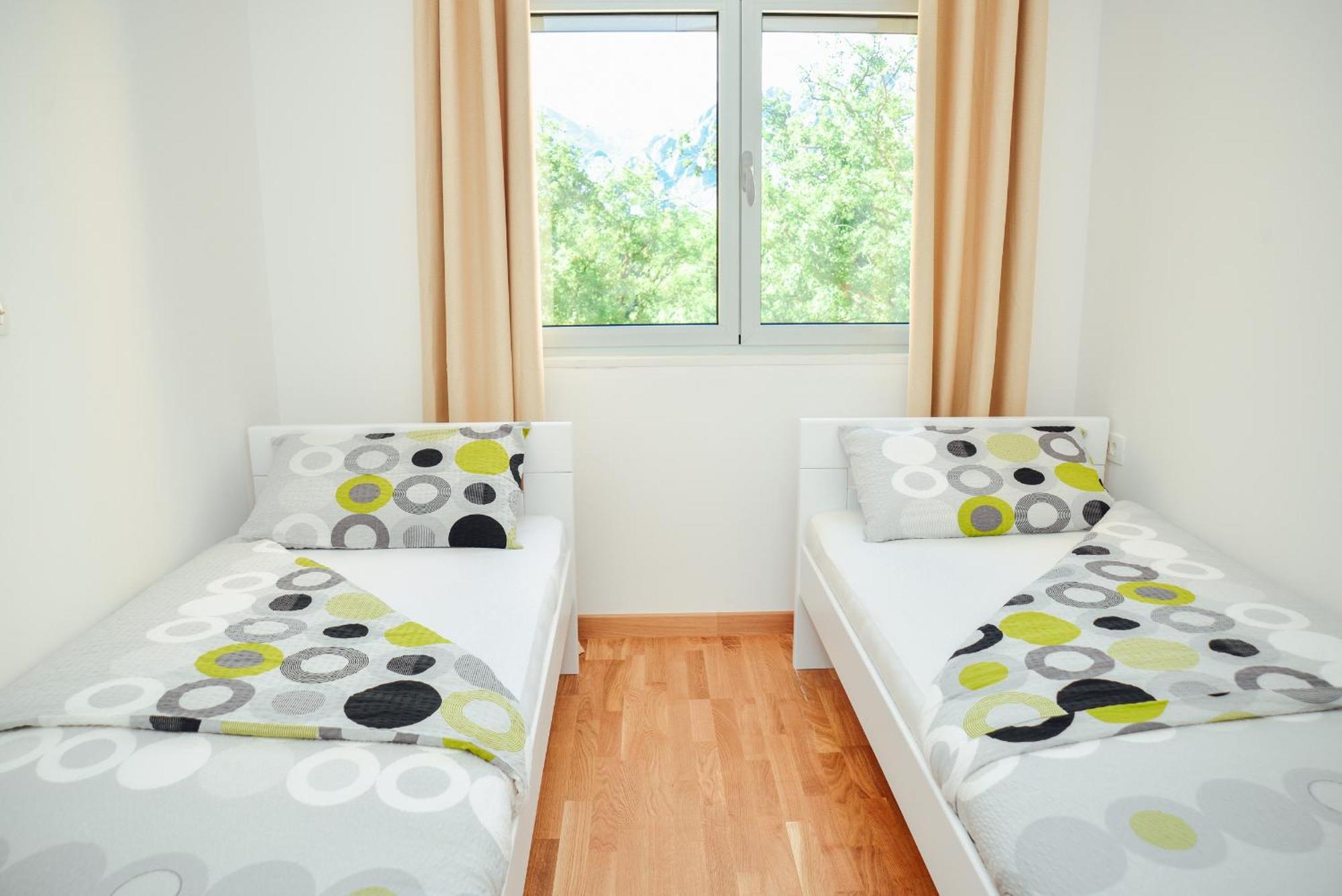 Sea View Apartment For 4 Котор Екстериор снимка