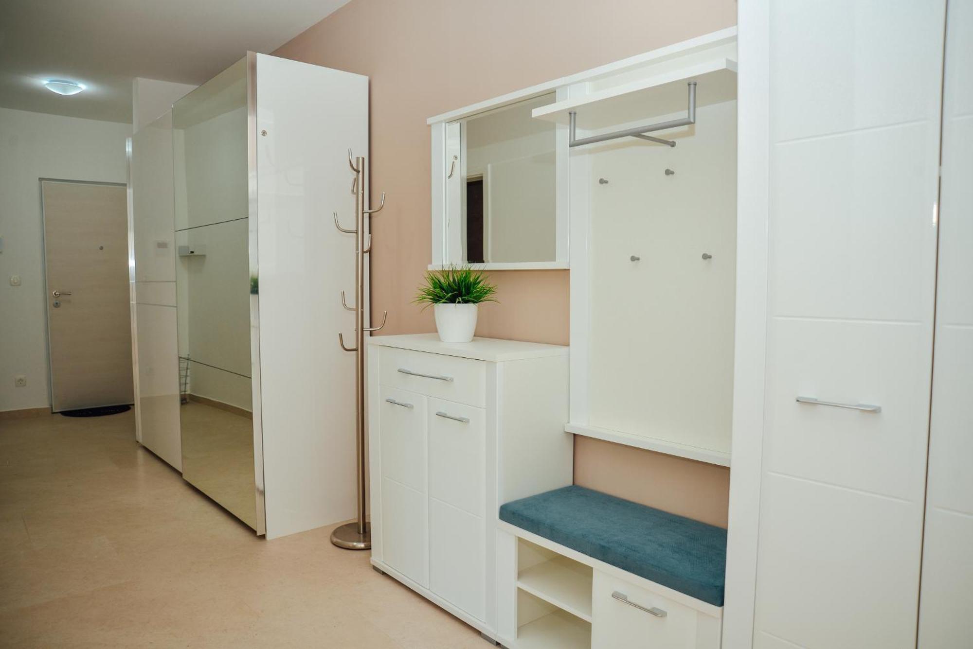 Sea View Apartment For 4 Котор Екстериор снимка