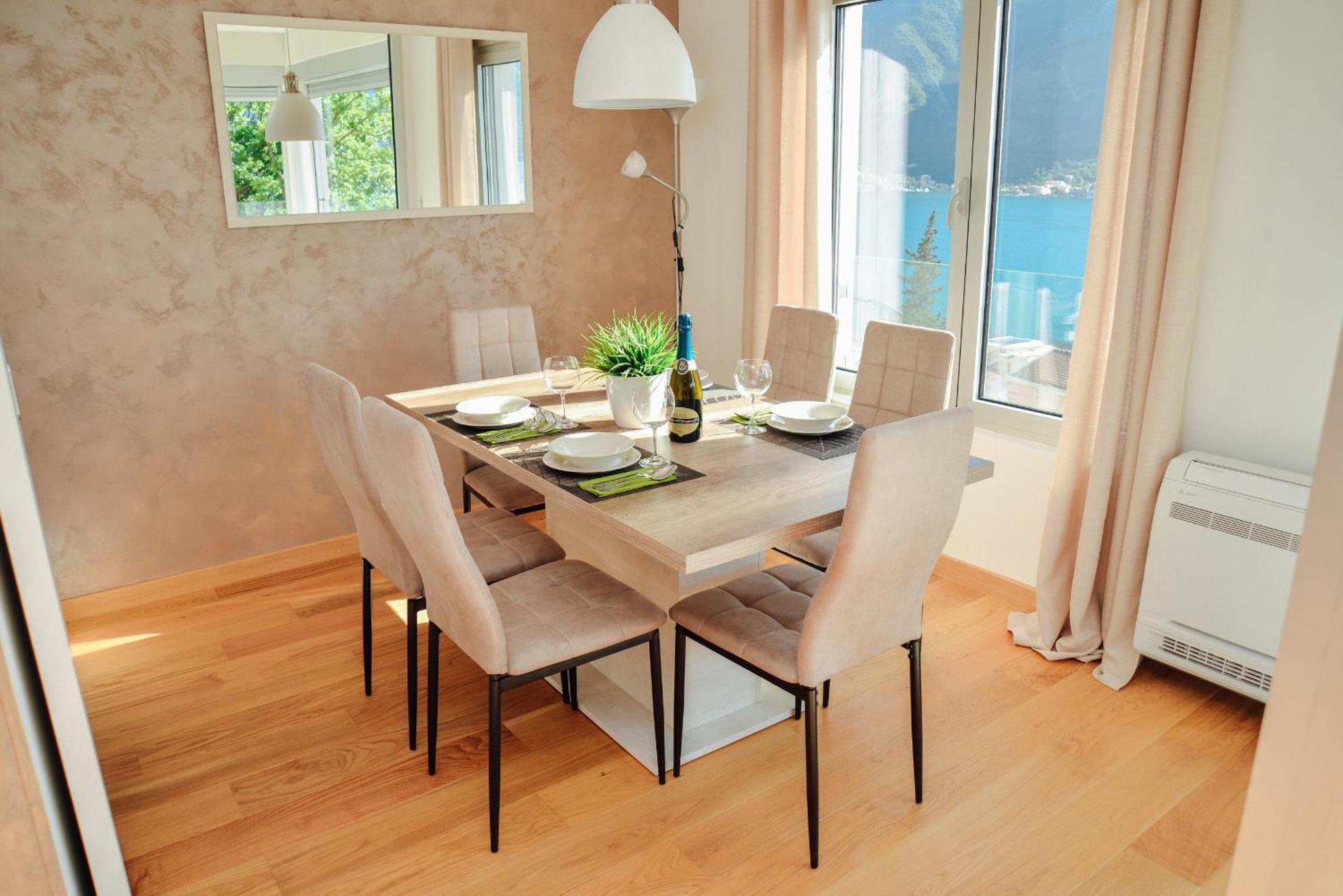 Sea View Apartment For 4 Котор Екстериор снимка
