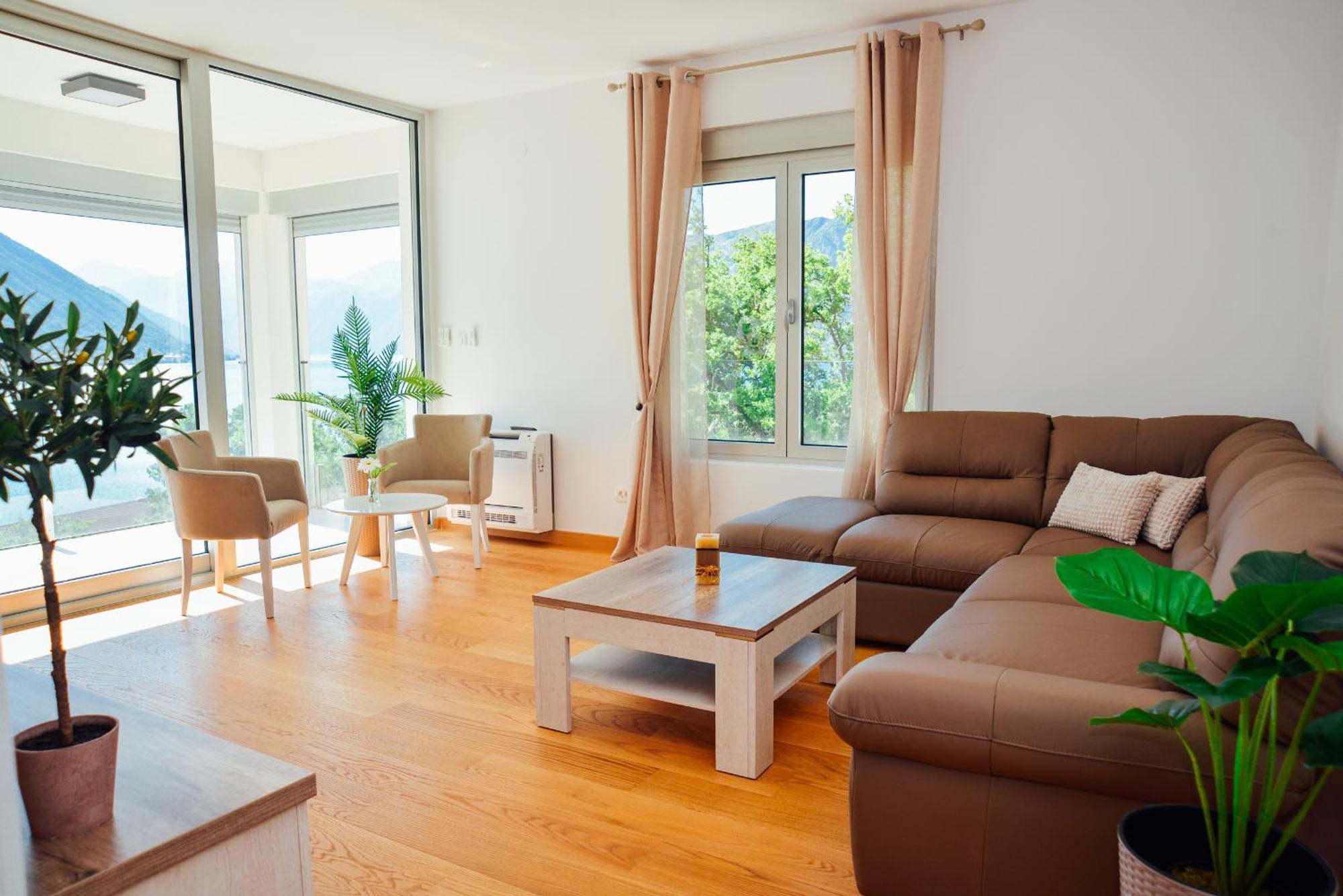Sea View Apartment For 4 Котор Екстериор снимка